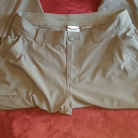 Columbia Omni-Shield hiking pants - Picture 2 of 5